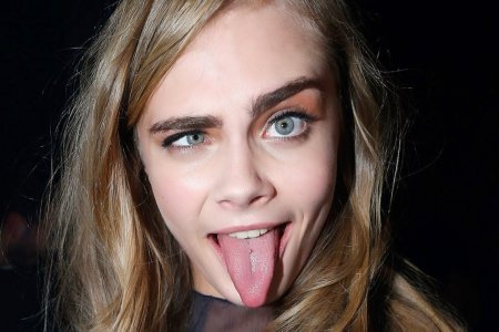 Кара Делевинь глаза