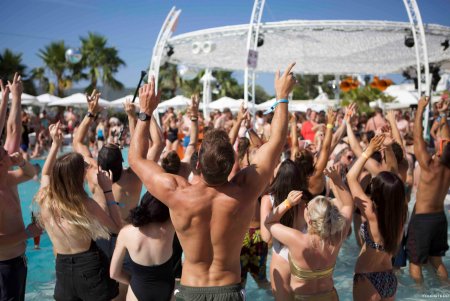 Бич пати Ибица