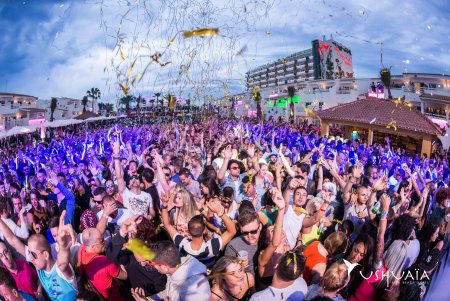 Ибица город тусовок