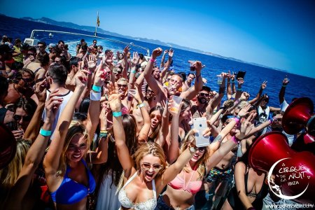 Бич пати Ибица