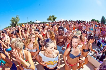 Бич пати Ибица