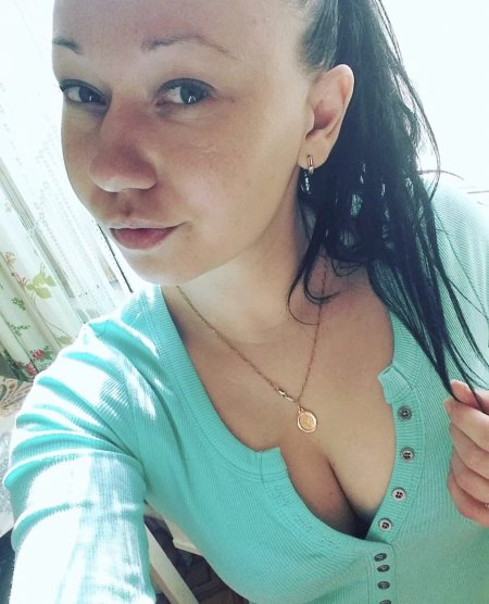 Девушки Икша