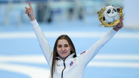 Ангелина Голикова конькобежка