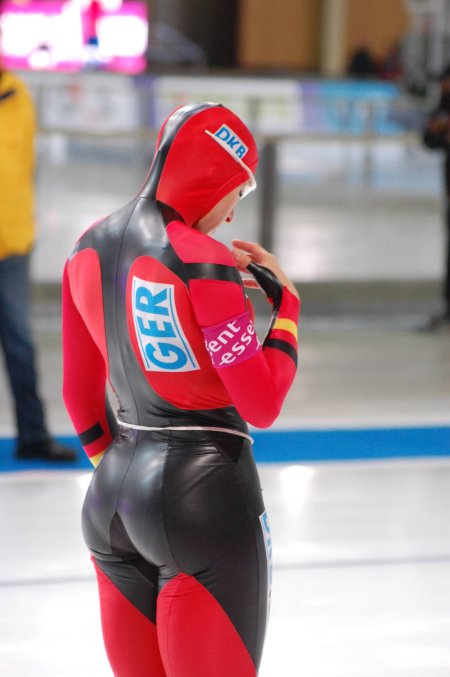 Конькобежки Хуан Юйтин