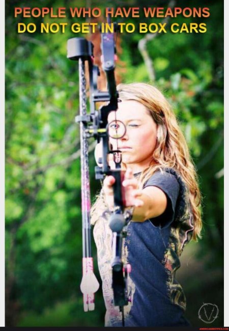 Девушка с луком