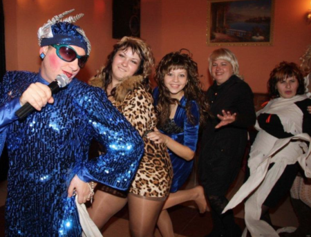 Дикие снимки с новогодних корпоративов