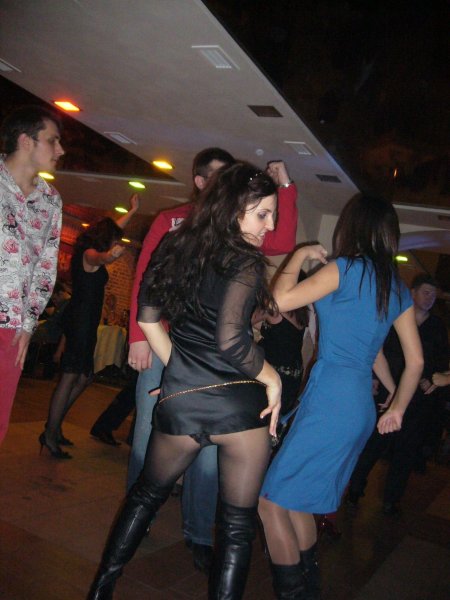 На корпоративе в колготках