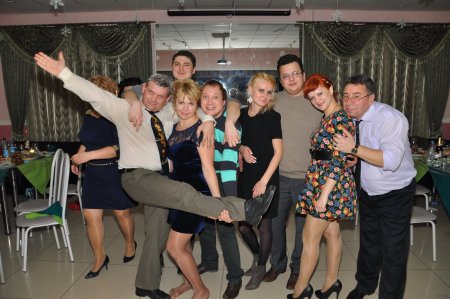 Женщины на новогоднем корпоративе