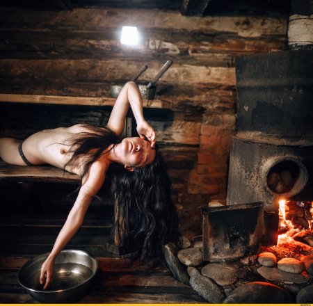 Женщины в деревенской бане