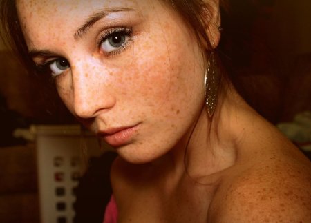 Голые красотки с веснушками