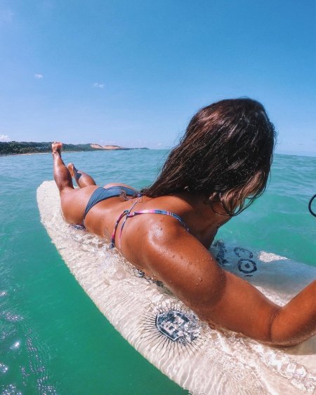 Хорватские девушки в бикини