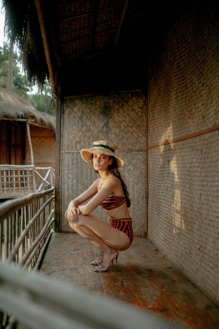 Бритая девочка на Гоа