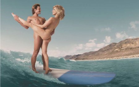 Голые красотки на серфе