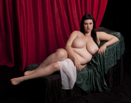 Лилиас Райт плюс сайз голая