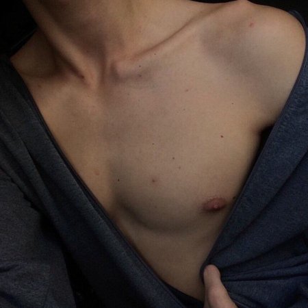 Ключица мужчины Эстетика