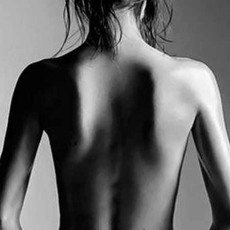 Женская спина