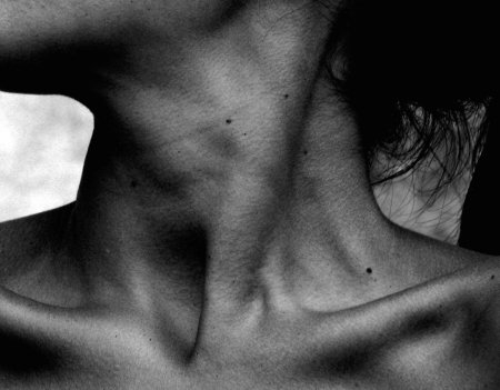 Шея девушки