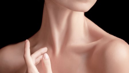 Красивая женская шея