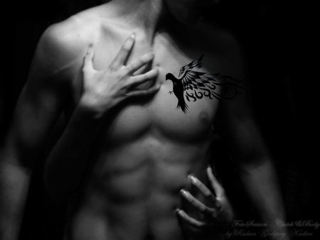 Ногтями по спине