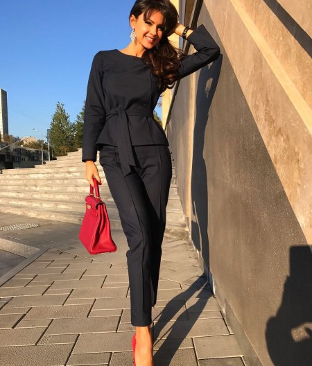 Шикарный брючный костюм