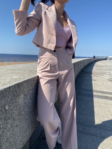 Брючный костюм с пиджаком