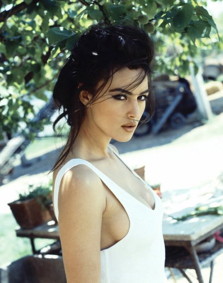 Моника Белуччи в молодости