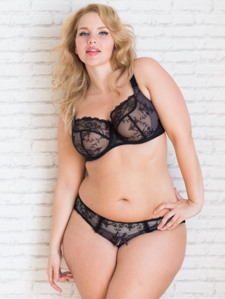 Элли Пирсон плюс сайз