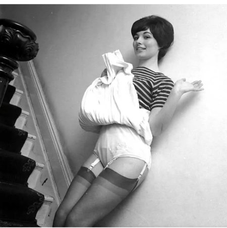 Советские девушки в чулках