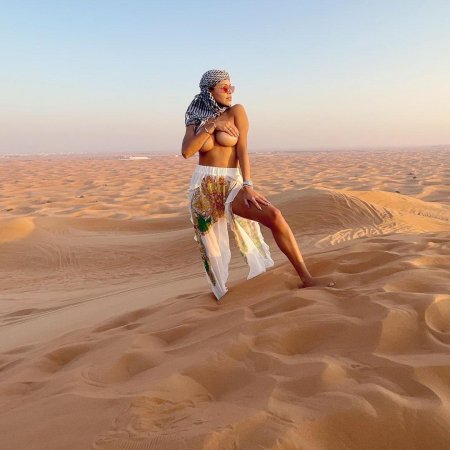 Голая фотосессия в Дубае