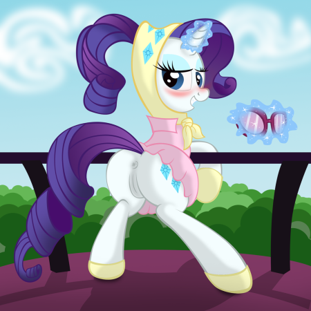 Рарити в стрингах вагина