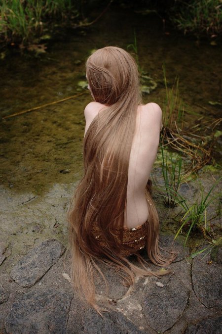 Девушки с длинными волосами ню