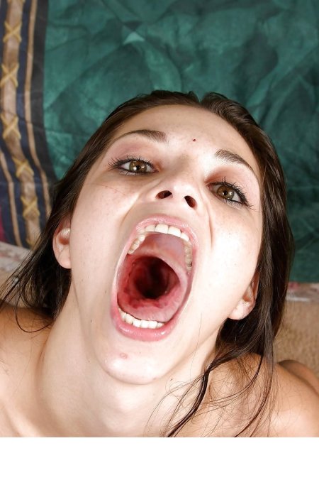Голые тёлки с открытым ртом