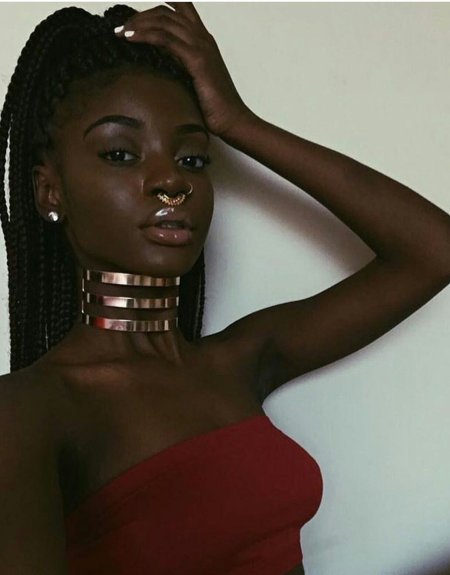 Очень черная девушка