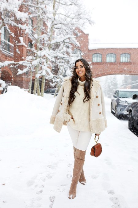 Зимний образ с белыми ботинками