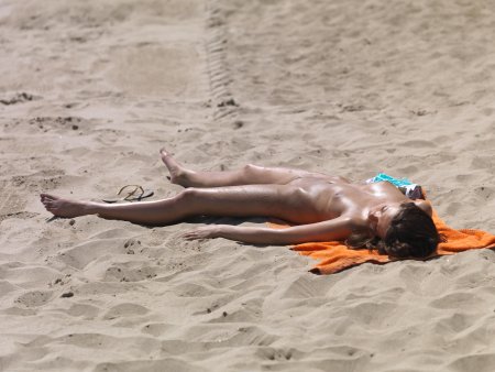 Солнечные ванны нагишом