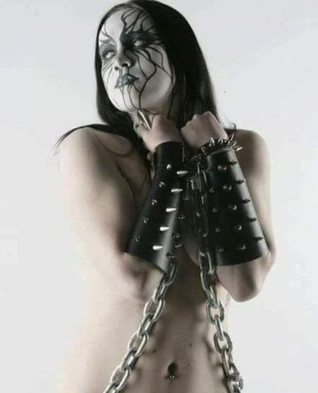 Голые Блэк металлистки