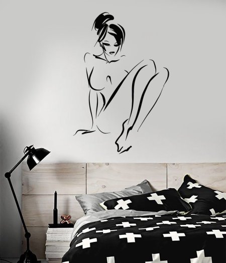 Силуэт девушки на стене