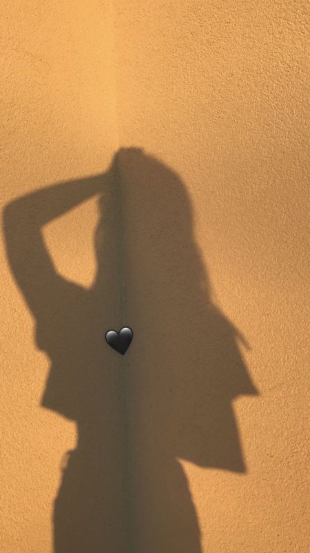 Тень девушки