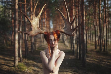 Девушка олень
