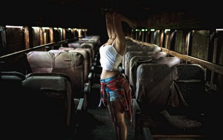 Красивые девушки в поезде