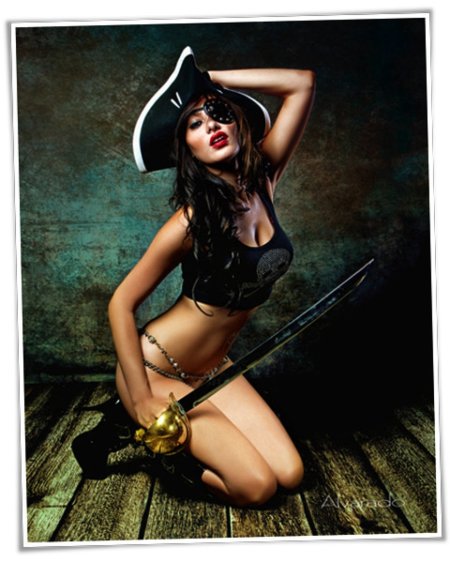 Голые пиратские женщины