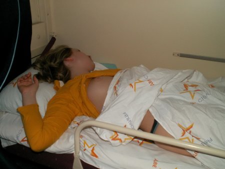 Девушки в поезде плацкарт спят