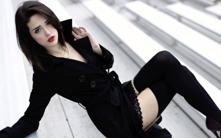 Николь Блэк Dress