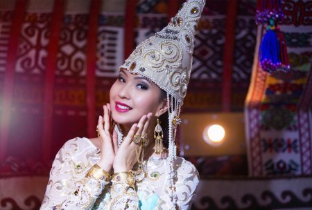 Казахская невеста в саукеле