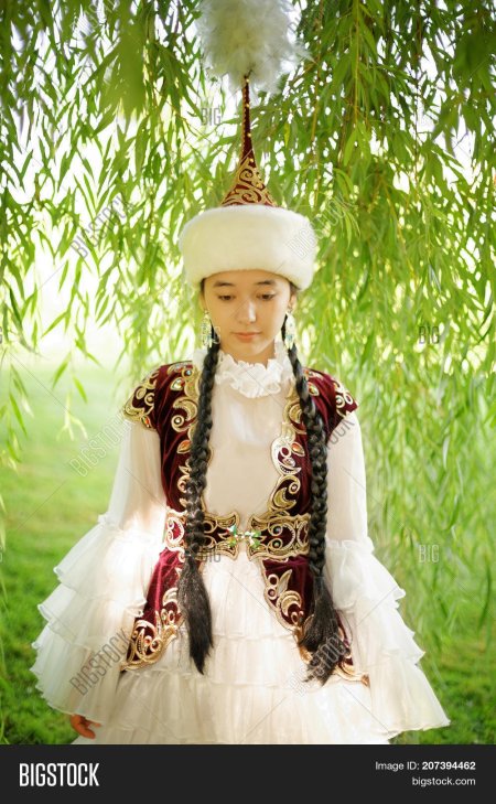 Костюм казахской девочки