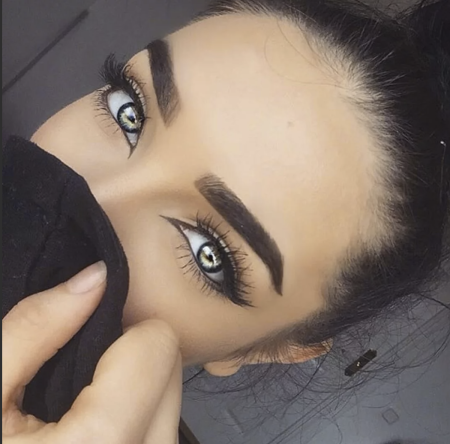 Самые красивые брови у девушек