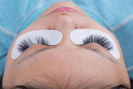 Расчесывание ресниц