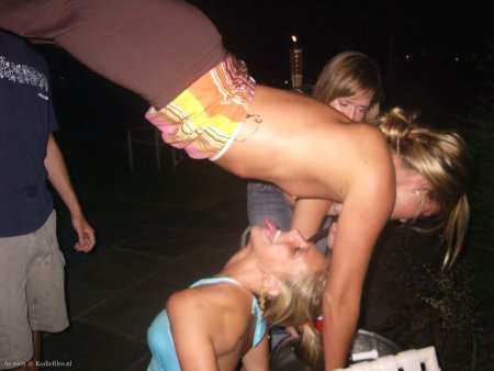 Пьяные студентки без трусов