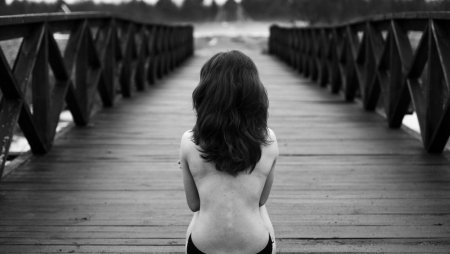 Женщина со спины