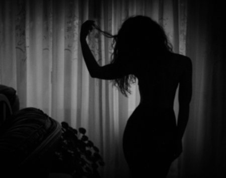 Тень девушки